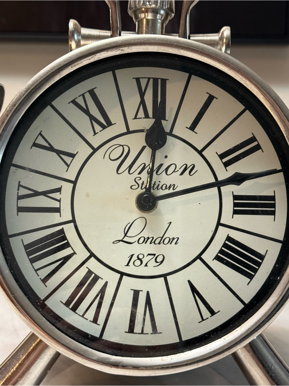 Silver Metal Union clock - Picture 5 of 7